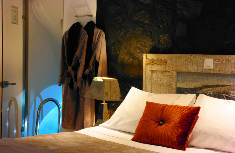 Santorini hotel bedroom